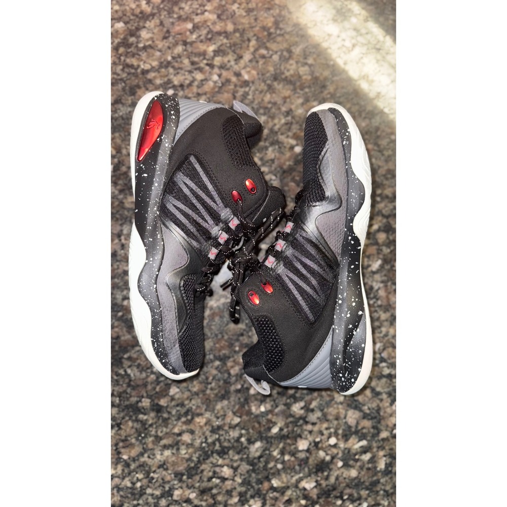 AND1 Mens Basketball Shoes Black Grey Red Speckled Mid Top Size 8.5